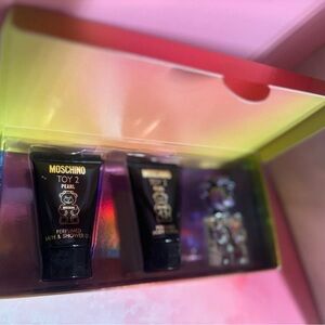 NEW BOXED Moschino Black Toy 2 Pearl Bath & Shower Gel Gift Set